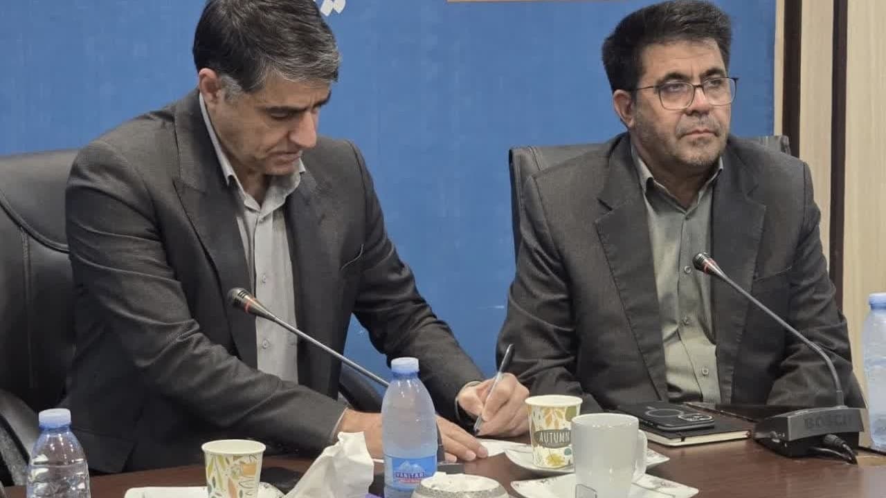 گلایه یک دانشآموخته بافقی از بهکارگیری نیروهای غیربومی در هنرستانها